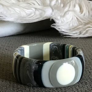 Bangle bracelet